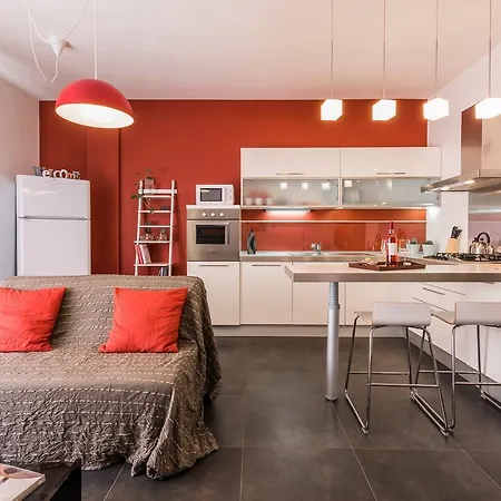 Full Color Apartment Bari